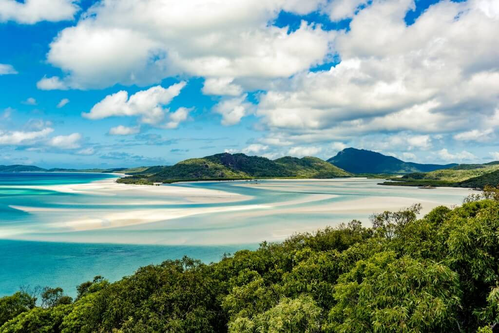 For pure relaxtion the Australian cruise port in Airlie beach is essential!