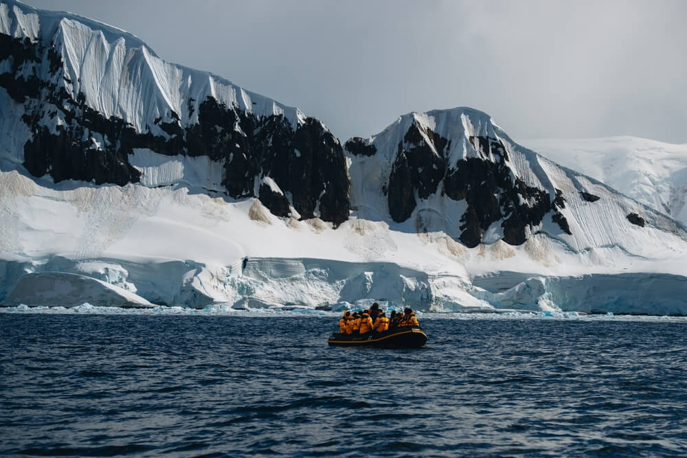 Let this Antarctica Cruise Guide plan the perfect holiday for you